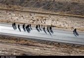 السیر على الأقدام نحو مشهد الإمام الرضا (ع)