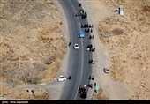 السیر على الأقدام نحو مشهد الإمام الرضا (ع)