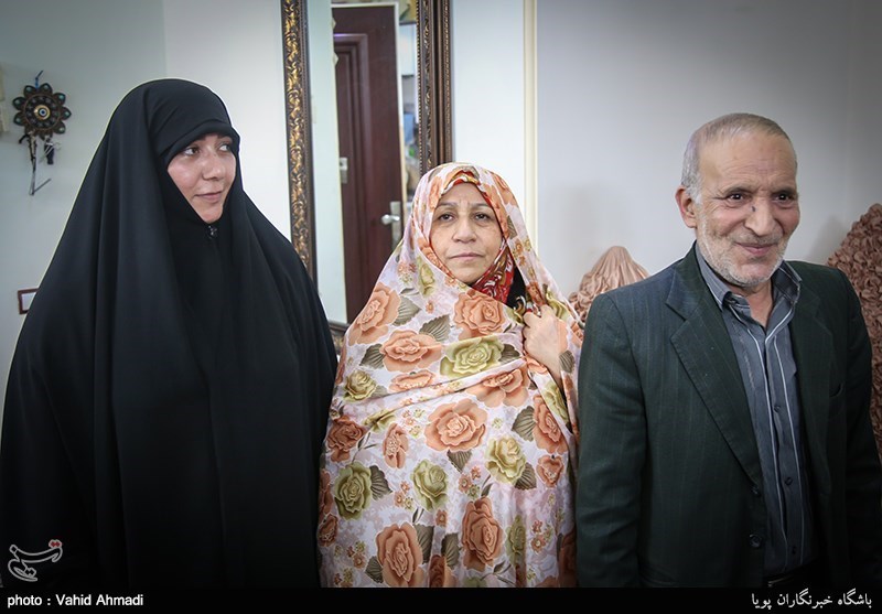 دیدار جامعه قرآنی با خانواده شهید الوندی