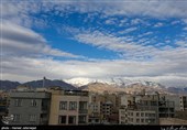 آسمان تهران همچنان آبی است