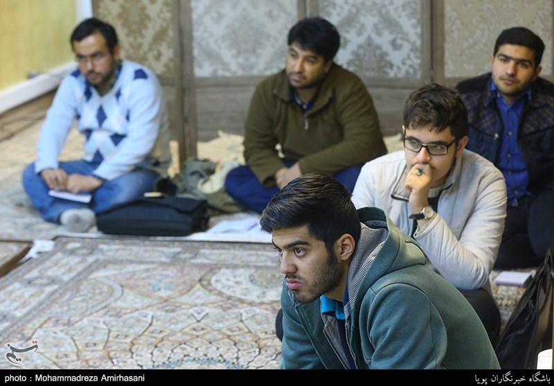 جلسه حلقه شعر و تصنیف آئینی «ریّان»