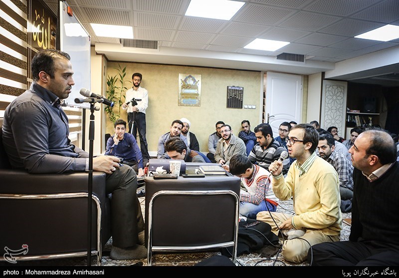 جلسه حلقه شعر و تصنیف آئینی «ریّان»