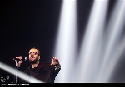 بنیامین بهادری امشب کنسرت آنلاینش را برگزار می‌کند