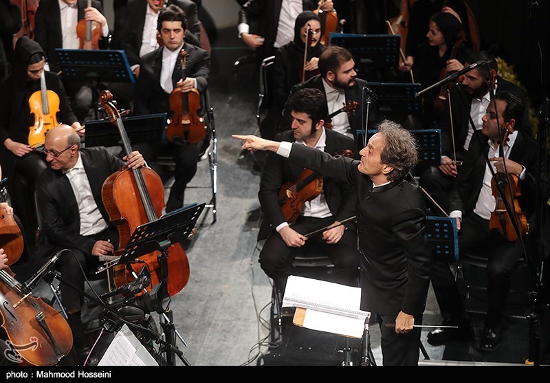 رونمایی از پوئم سمفونی سرزمین دلاوران