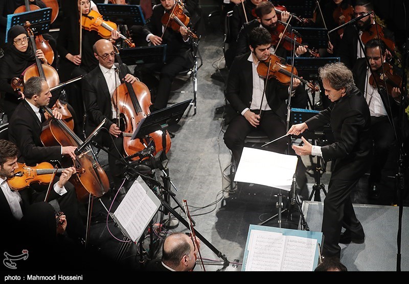 رونمایی از پوئم سمفونی سرزمین دلاوران