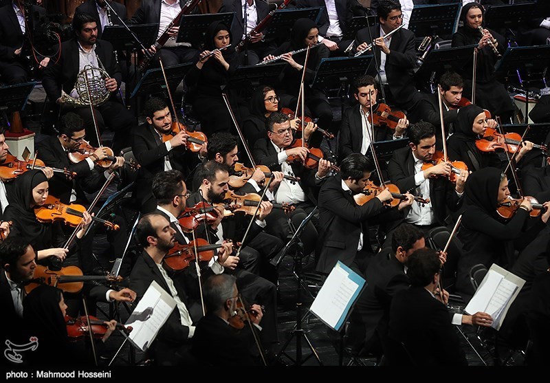 رونمایی از پوئم سمفونی سرزمین دلاوران