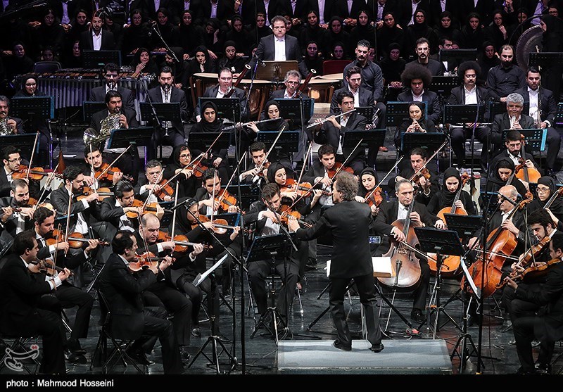 رونمایی از پوئم سمفونی سرزمین دلاوران