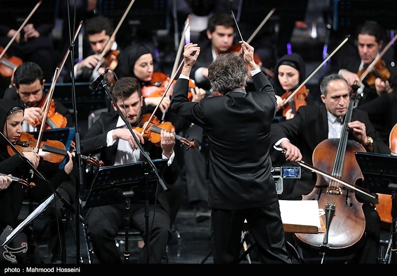 رونمایی از پوئم سمفونی سرزمین دلاوران