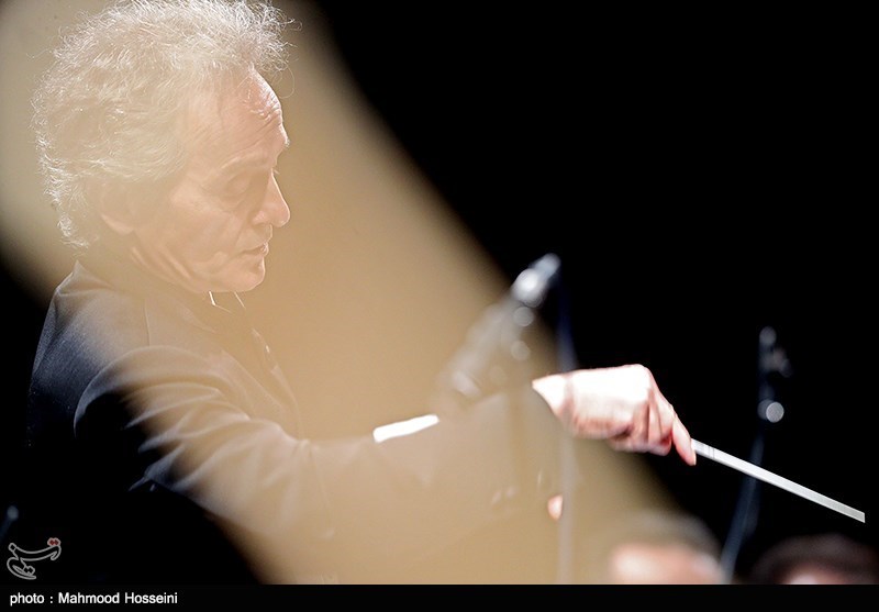 رونمایی از پوئم سمفونی سرزمین دلاوران