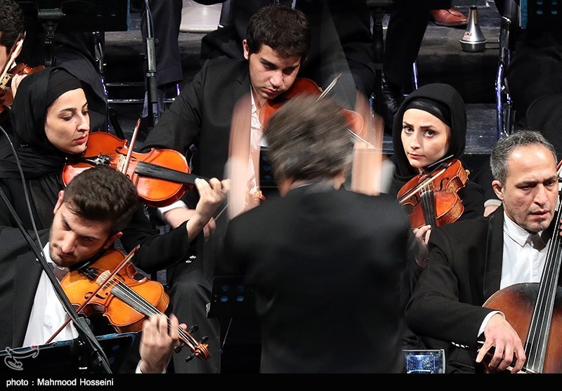 رونمایی از پوئم سمفونی سرزمین دلاوران