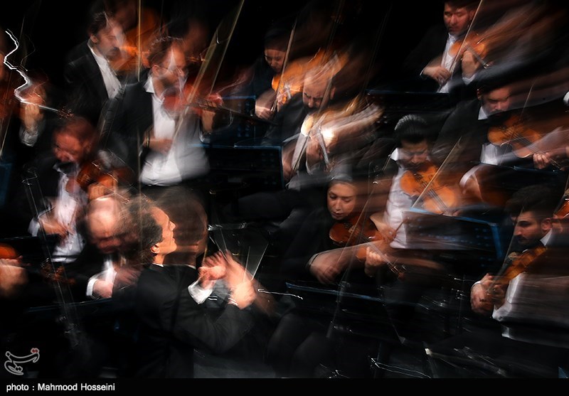 رونمایی از پوئم سمفونی سرزمین دلاوران