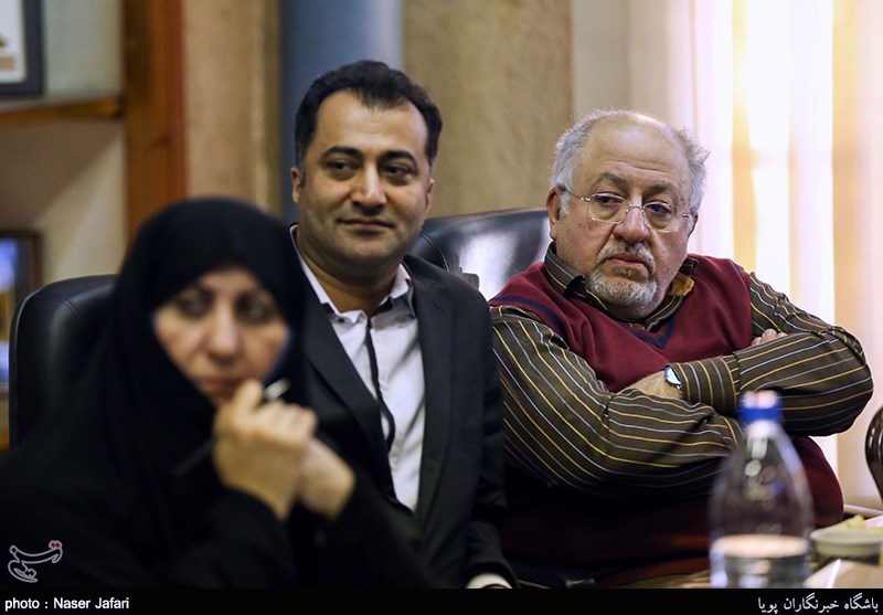 نشست خانه احزاب