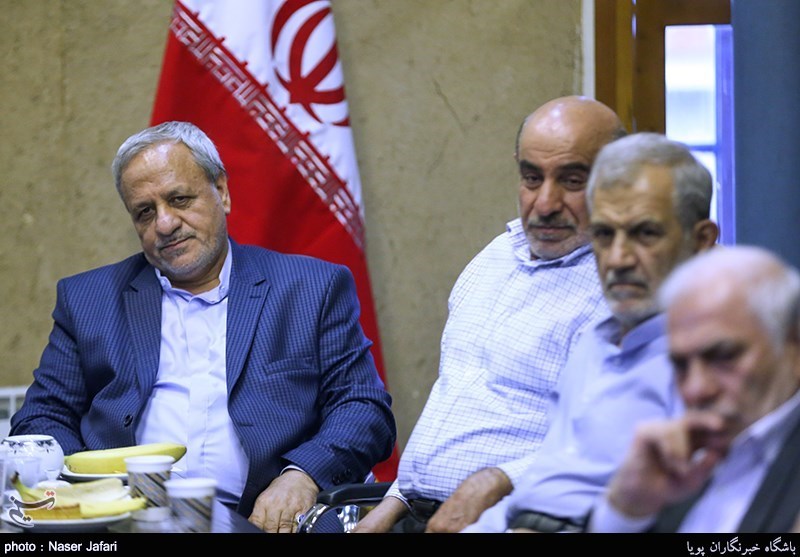 نشست خانه احزاب