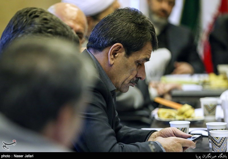 نشست خانه احزاب