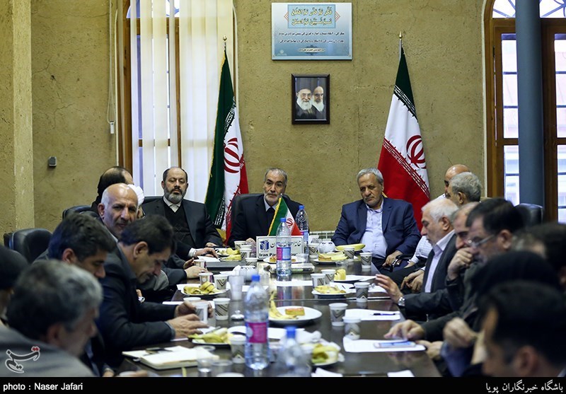 نشست خانه احزاب