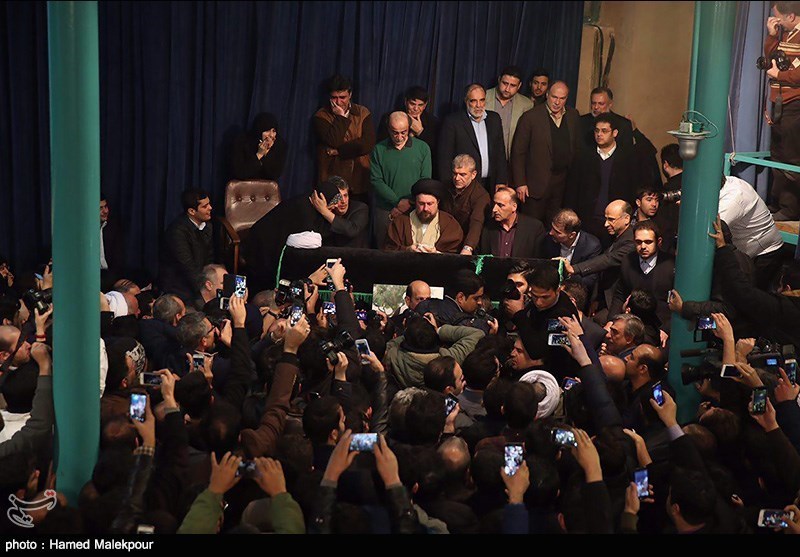 وداع با پیکر آیت الله هاشمی رفسنجانی در حسینیه جماران