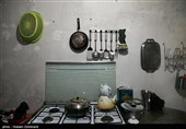 محل زندگی خانواده ای در انتهای شهرک ولیعصر (عج) منطقه 18 در نزدیکی اتوبان آزادگان