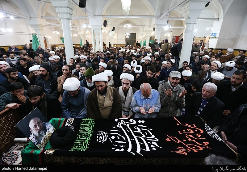 تشییع پیکر آیت الله خسروشاهی