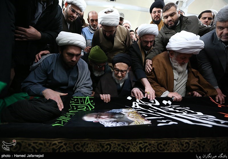 تشییع پیکر آیت الله خسروشاهی