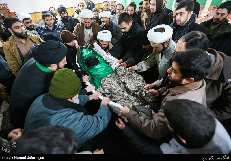 تشییع پیکر آیت الله خسروشاهی