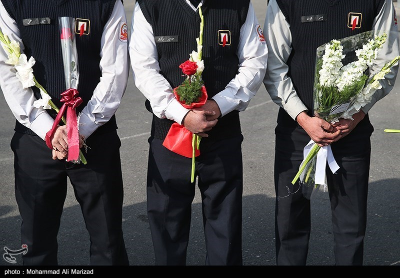 همدردی اقشار مختلف مردم با آتش نشانان