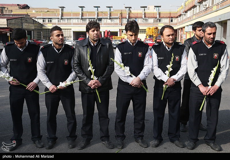 همدردی اقشار مختلف مردم با آتش نشانان