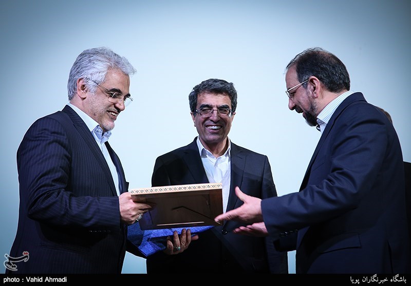 تکریم و معارفه سر