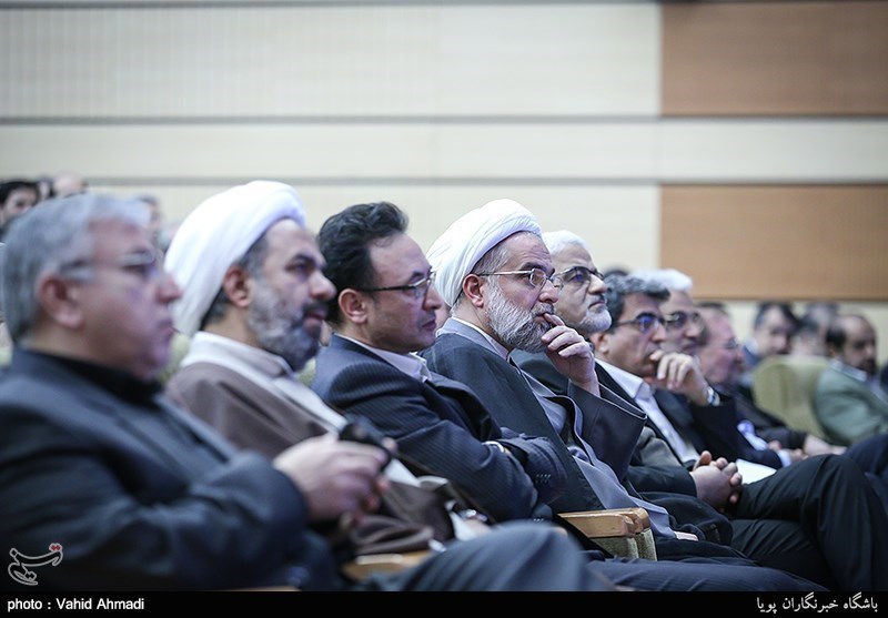 تکریم و معارفه سر