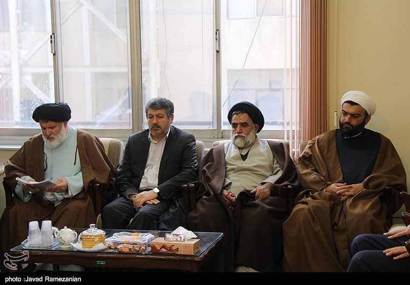 دیدار جمعی از مسئولان دامغان با آیت الله تقوی