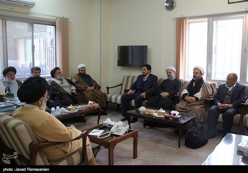 دیدار جمعی از مسئولان دامغان با آیت الله تقوی