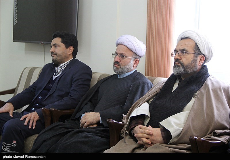 دیدار جمعی از مسئولان دامغان با آیت الله تقوی
