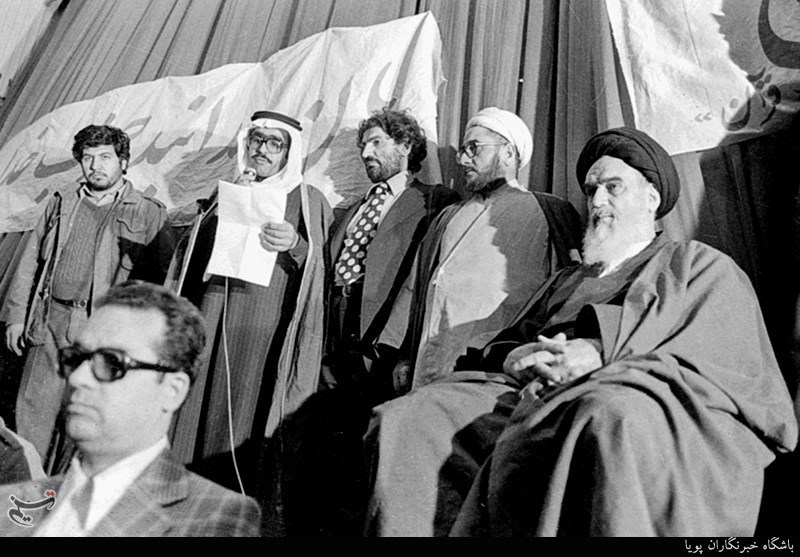 دیدارجمعی از شیوخ واهالی کویت  با امام خمینی در مدرسه علوی