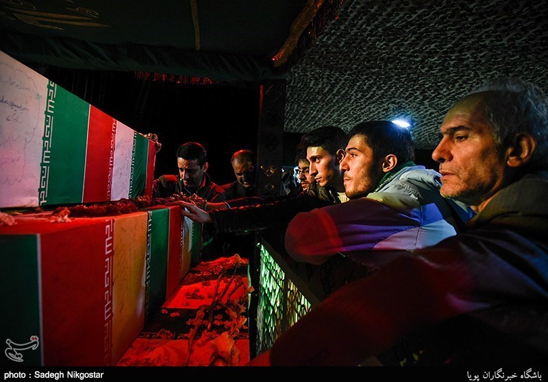 وداع با پیکر شهید مدافع حرم رضا ایزدیار