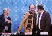 ورود امین تارخ بازیگر به محل نشست خبری فیلم پشت دیوار سکوت - سی و پنجمین جشنواره فیلم فجر
