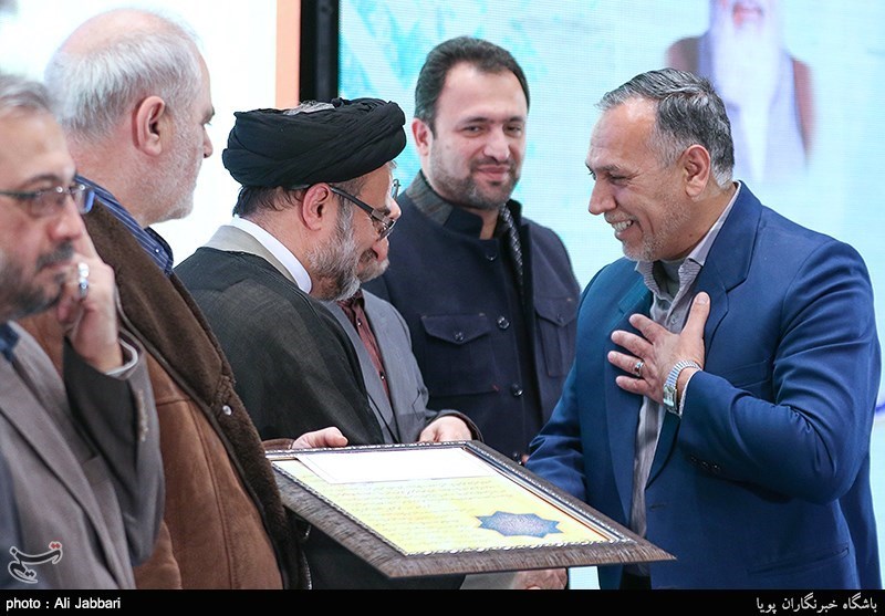 مراسم تکریم چهره‌های قرآنی