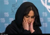 الناز شاکردوست بازیگر در نشست خبری فیلم خفه‌گی - سی و پنجمین جشنواره فیلم فجر
