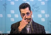 بهرام افشاری بازیگر در نشست خبری فیلم کارگر ساده نیازمندیم - سی و پنجمین جشنواره فیلم فجر
