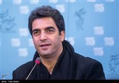 منوچهر هادی کارگردان در نشست خبری فیلم کارگر ساده نیازمندیم - سی و پنجمین جشنواره فیلم فجر