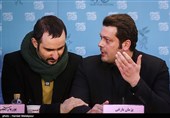 اعتراض پژمان بازغی به روند برگزاری نشست خبری فیلم اسرافیل - سی و پنجمین جشنواره فیلم فجر