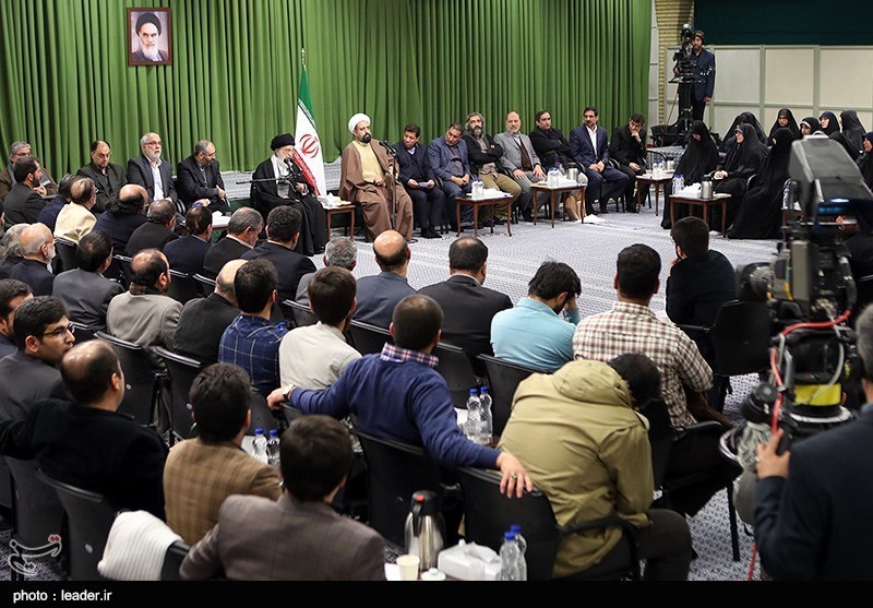 دیدار جمعی از شاعران مذهبی در آستانه شهادت حضرت فاطمه زهرا (س)