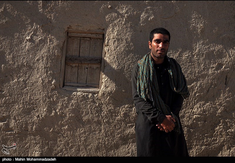 ساکنین روستای آزادی در حاشیه تالاب خشکیده هامون