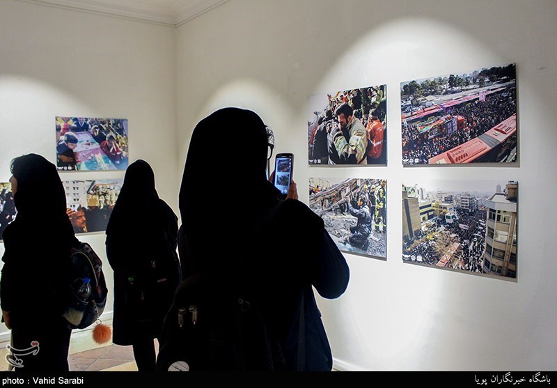 عکس , عکاسی , عشق و آتش , نمایشگاه عکس , حادثه ساختمان پلاسکو , پلاسکو , شهدای آتش نشان , 