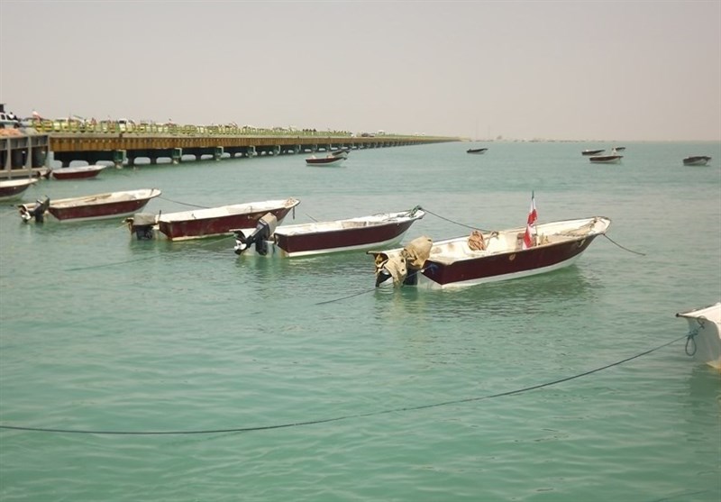 نمایی از شناورهای کوچک صیادی بندر بحرکان هندیجان