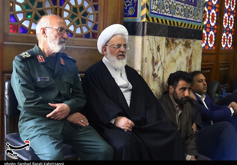 حضور آیت الله محمدرضا ناصری یزدی در یادواره شهدای دهم فروردین یزد