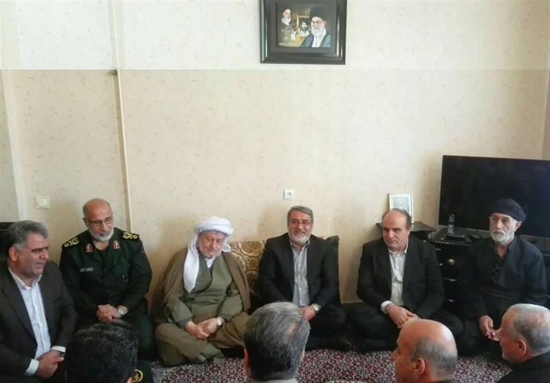 وزیر کشور در پاوه