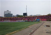 حاشیه دیدار نساجی - ذوب‌آهن| تهدید مسئول برگزاری به نیمه‌کاره گذاشتن مسابقه