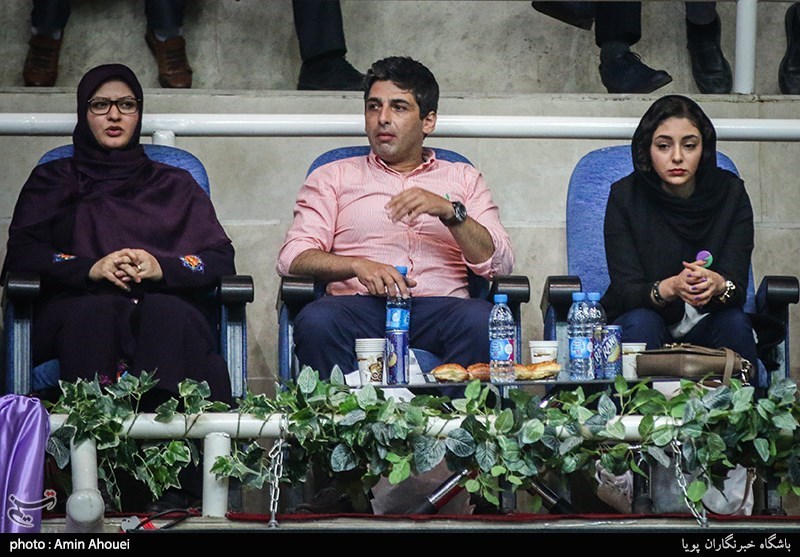  همایش جوانان و دانشجویان حامی روحانی