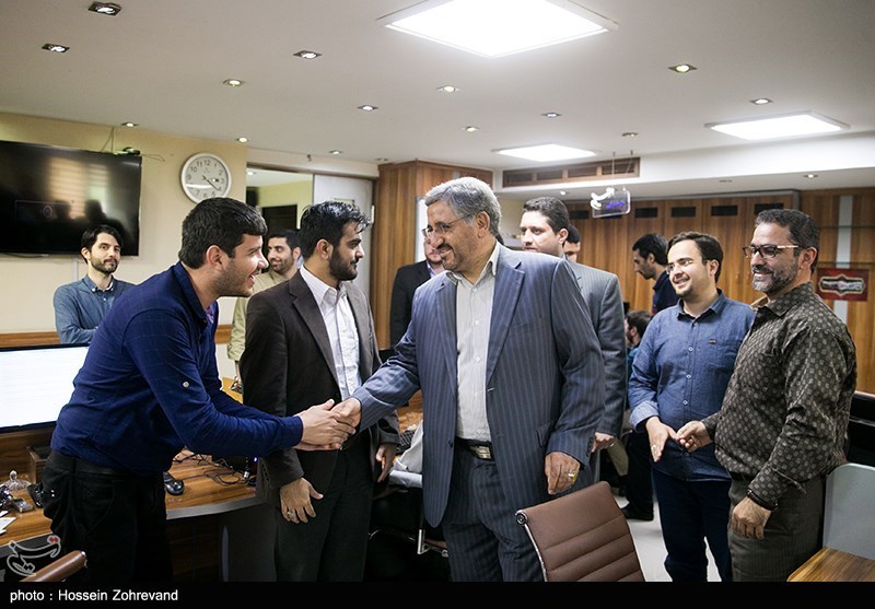 بازدید فرهاد تجری سخنگوی هیئت مرکزی نظارت بر انتخابات شوراهای اسلامی شهر و روستا و نماینده مردم قصرشیرین در مجلس شورای اسلامی از تحریریه خبرگزاری تسنیم