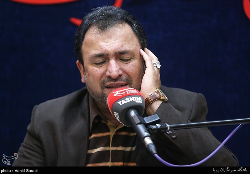 کرسی تلاوت تسنیم