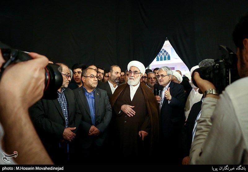 تامین و تمهید لوسترهای طرح توسعه حرم امام علی(ع) با نام صحن و شبستان حضرت زهرا(س)